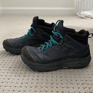 Women’s Topo hiking boot